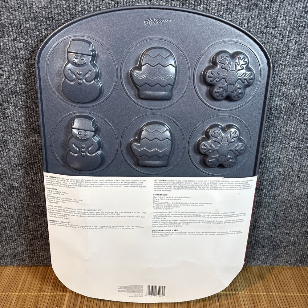 Wilton Cookie Shapes Pan Christmas Snowflakes Mittens Snowman Non-stick-NIP - Picture 2 of 2